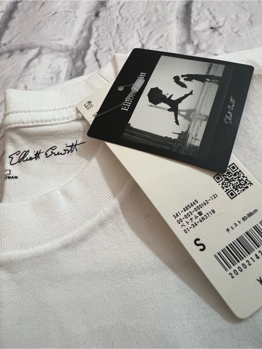 NWT Elliott Erwitt and Yu Nagaba Graphic Crew Neck T-Shirts - White and Cream - Picture 10 of 10